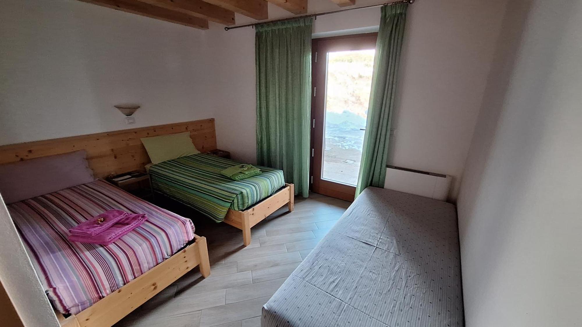 Hotel Garni Fobbie Brentonico Habitación foto